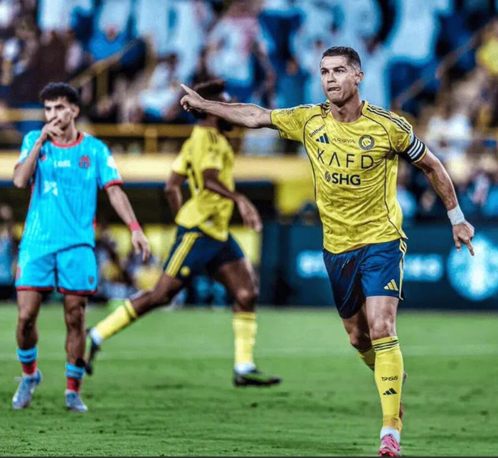 开云平台入口-C罗称赞球队精神表现，伤势好转即将归队|克里斯蒂亚诺·罗纳尔多|沙特|教练|队友|领先_新浪体育_新浪新闻